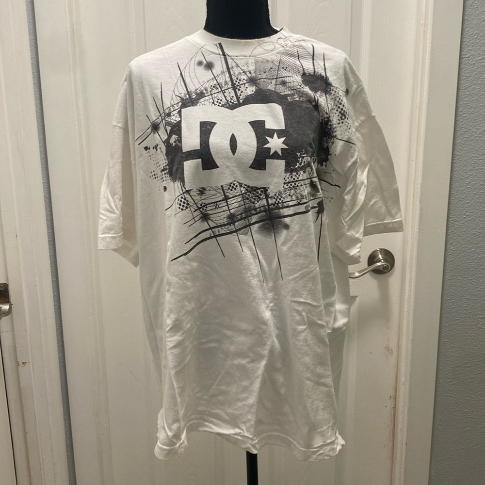 Men’s White DC XL T-Shirt